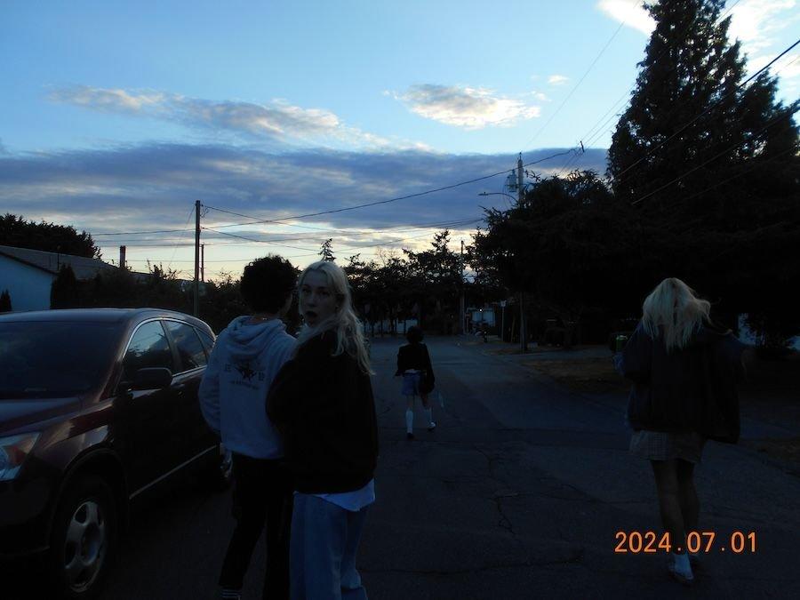 carousel-hero-element image-1